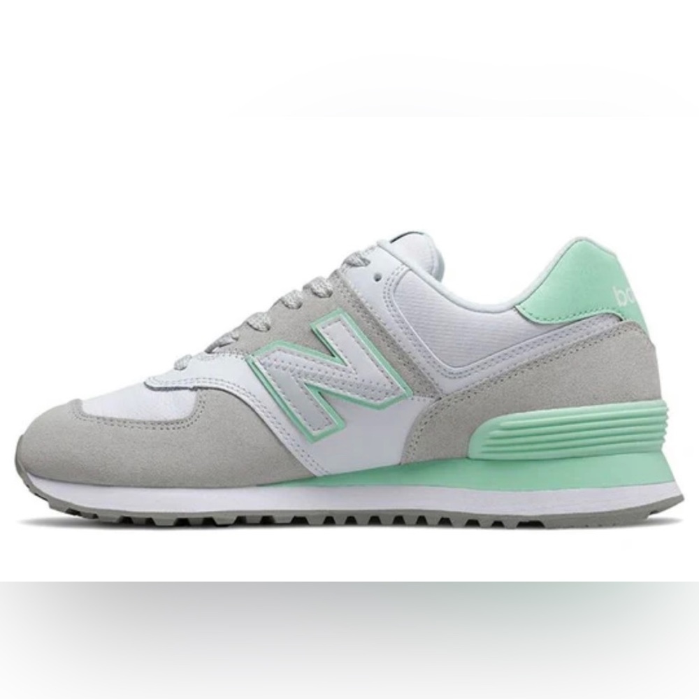 New Balance sneakers size 8